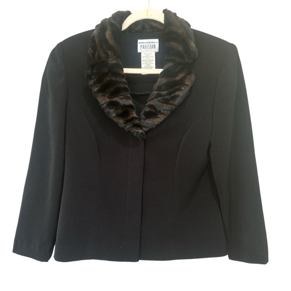 Jessica Howard Black Blazer with Faux Fur Collar Mobwife Goth Classic Sz 8 - Picture 1 of 8